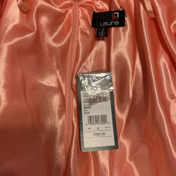 Laura silky evening dress - Picture 7 of 8